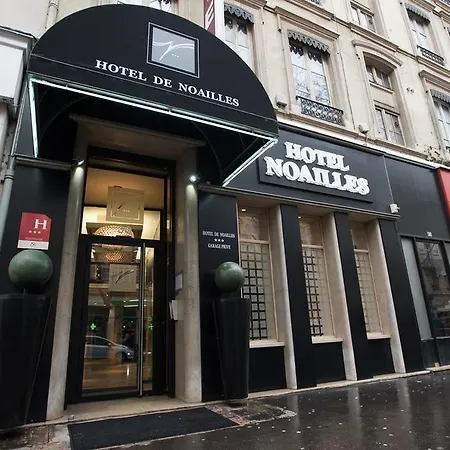 De Noailles 3*