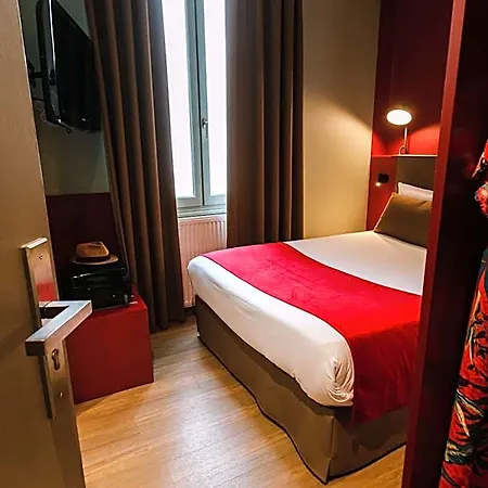 Hotel De Noailles 3*