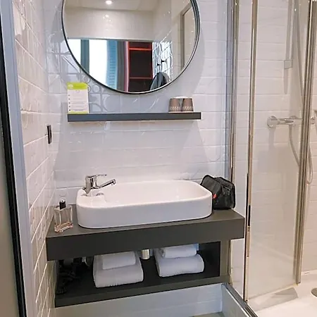 Hotel De Noailles 3*