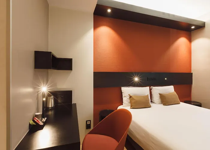 Hotel De Noailles 3*