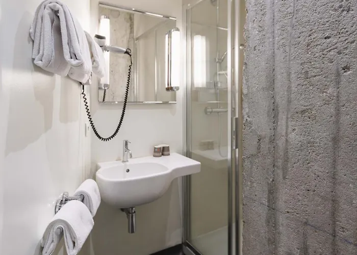 Hotel De Noailles 3*