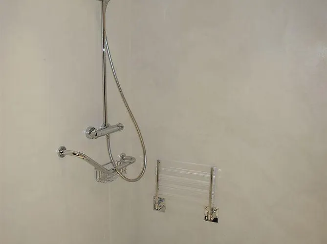 Hotel De Noailles 3*