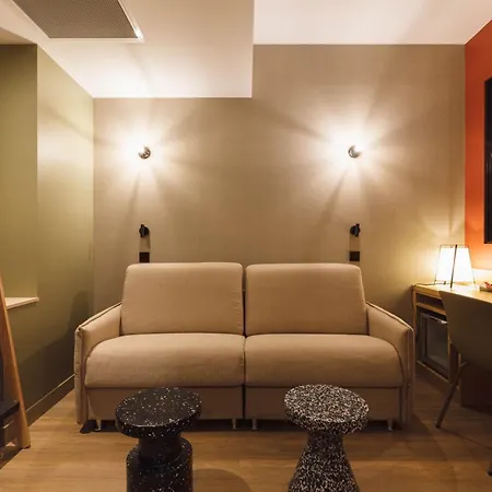 ドゥ ノアイユ ホテル 3*