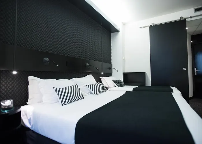 Szálloda De Noailles 3*