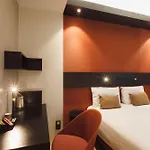 Hotel De Noailles 3*