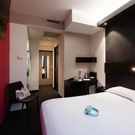 De Noailles Hotel