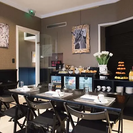 Hotel De Noailles 3*
